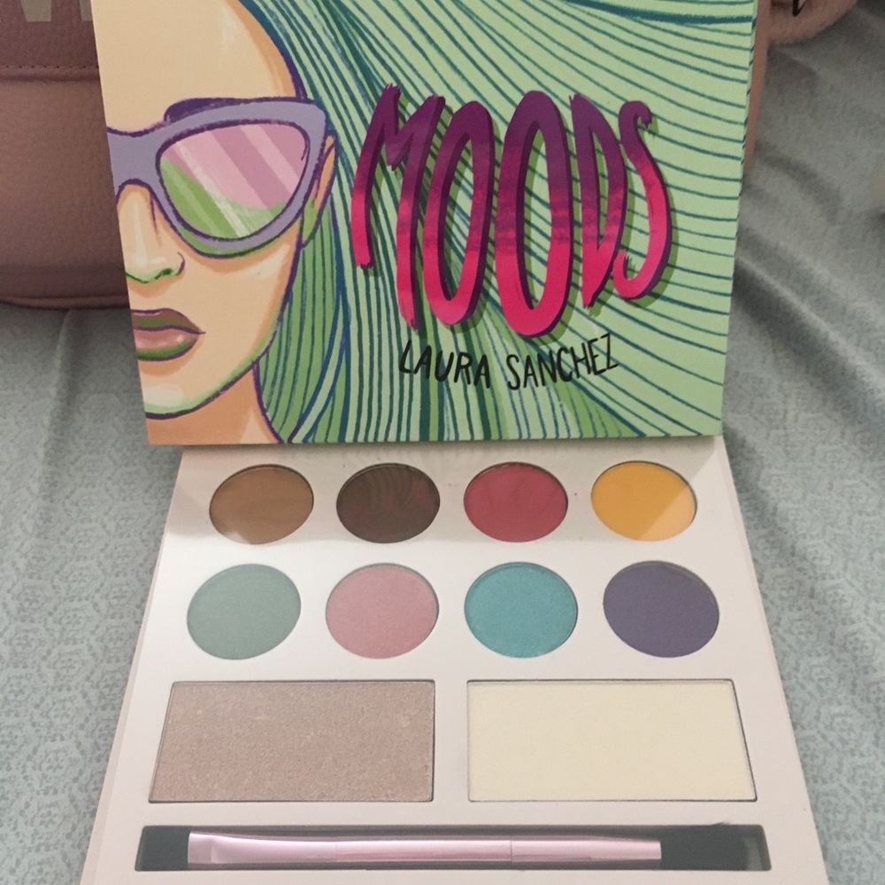 Laura Sanchez Moods eyeshadow palette